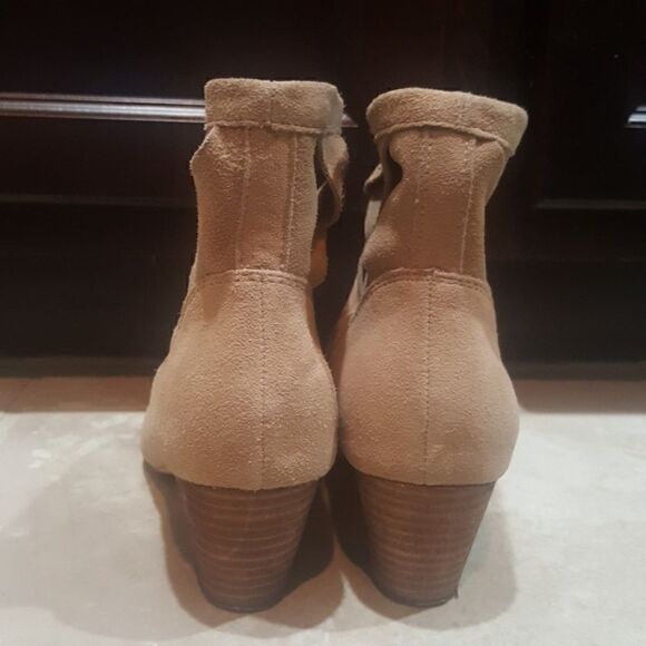 ‎CORSO COMO Suede Booties - Size 8 - Picture 4 of 5